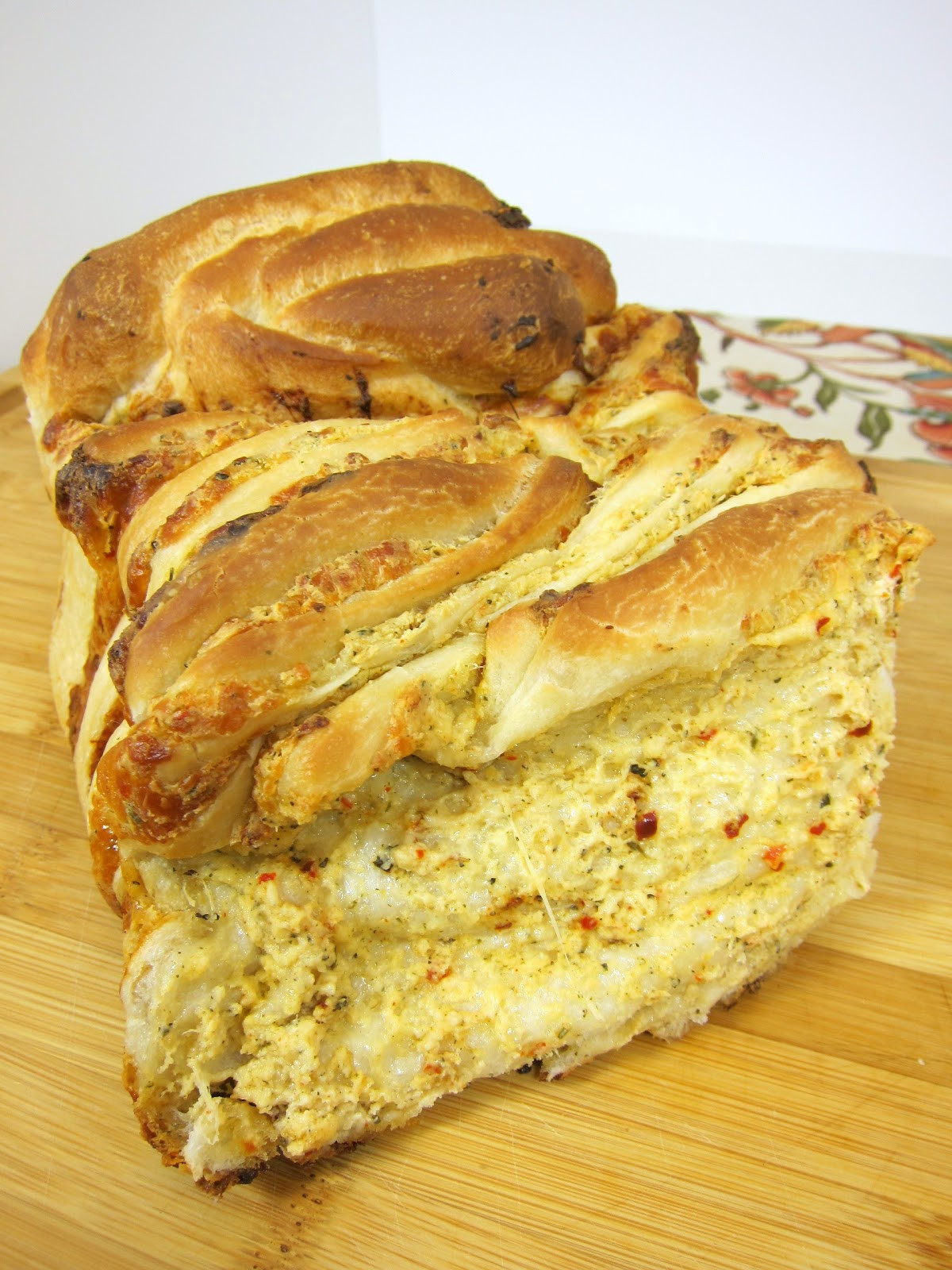 Pull Apart Garlic Bread
 Cheesy Garlic Pull Apart Bread