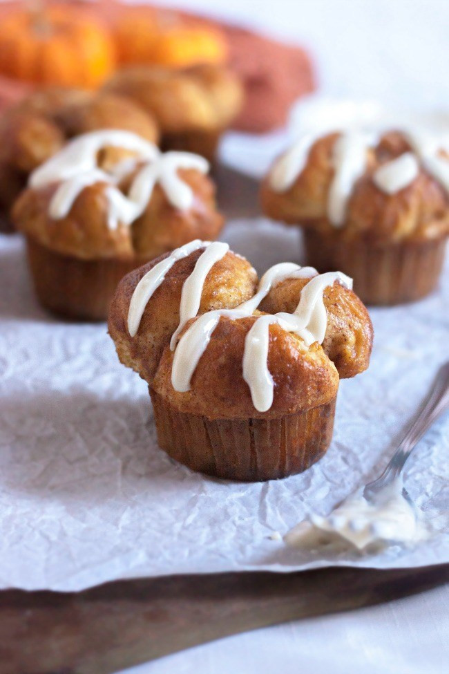 Pumpkin Bread Muffins
 URBAN BAKES Pumpkin Monkey Bread Muffins with Cream