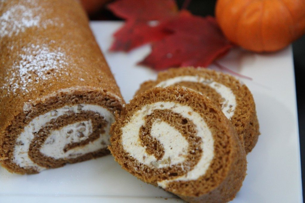 Pumpkin Cake Roll
 Easy Pumpkin Cake Roll Recipe w Cinnamon Pecan Cream