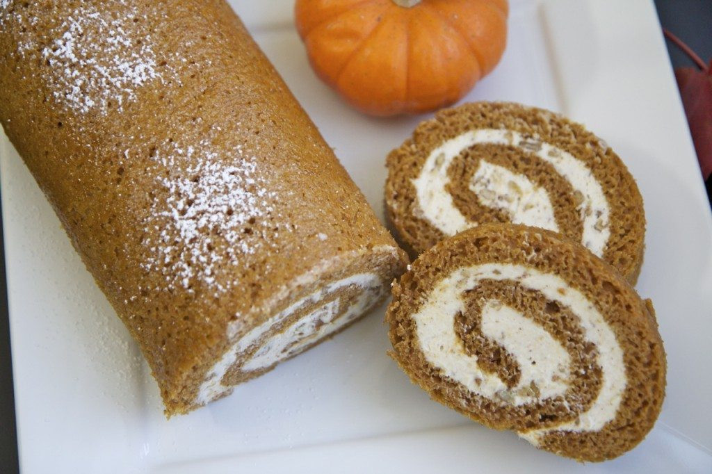 Pumpkin Cake Roll
 Easy Pumpkin Cake Roll Recipe