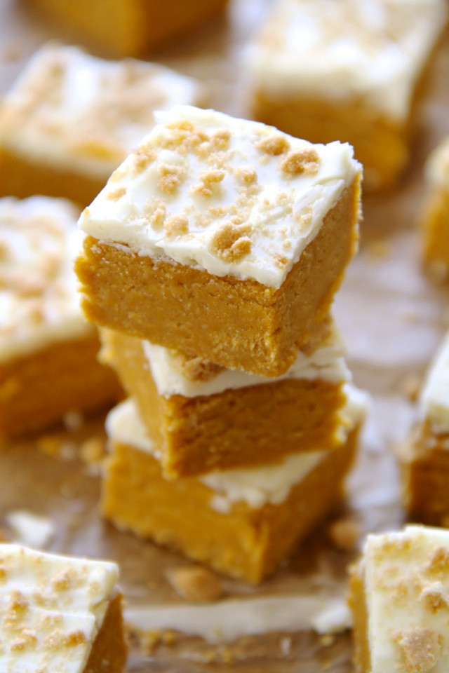 Pumpkin Cheese Cake Bites
 Soft and Creamy No Bake Pumpkin Cheesecake Bites