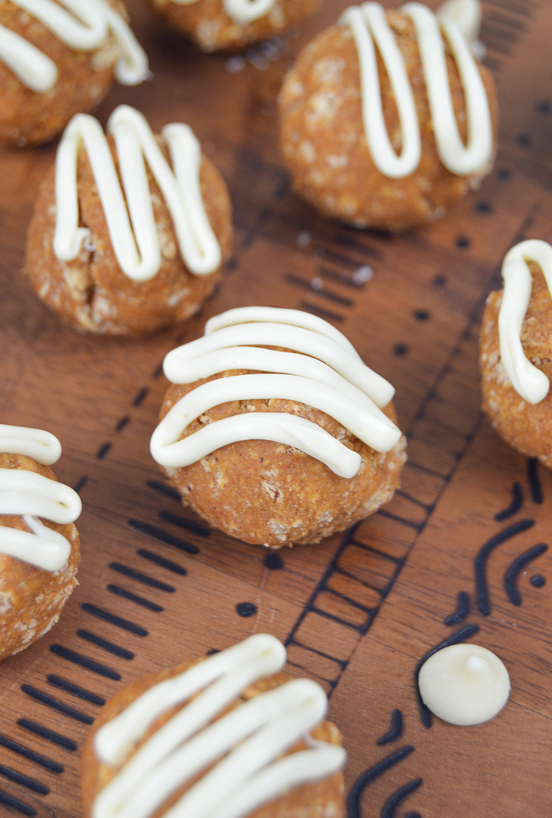 Pumpkin Cheese Cake Bites
 Pumpkin Cheesecake Bites