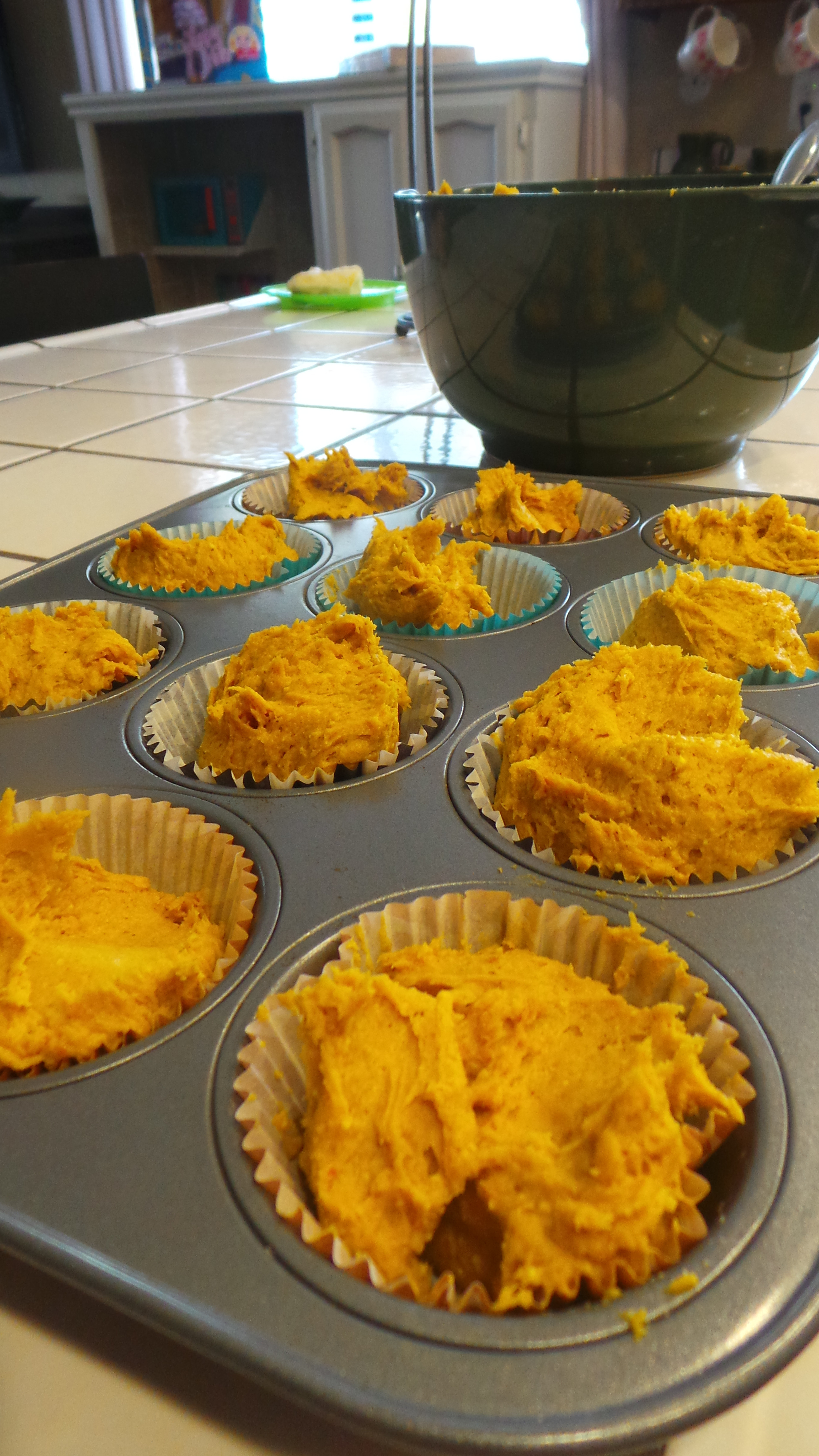 Pumpkin Pie Muffins
 Two Ingre nt Pumpkin Pie Muffin Recipe