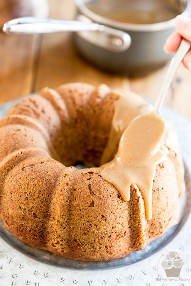 Pumpkin Spice Bundt Cake
 Pumpkin Spice Bundt Cake With Brown Sugar and Cream