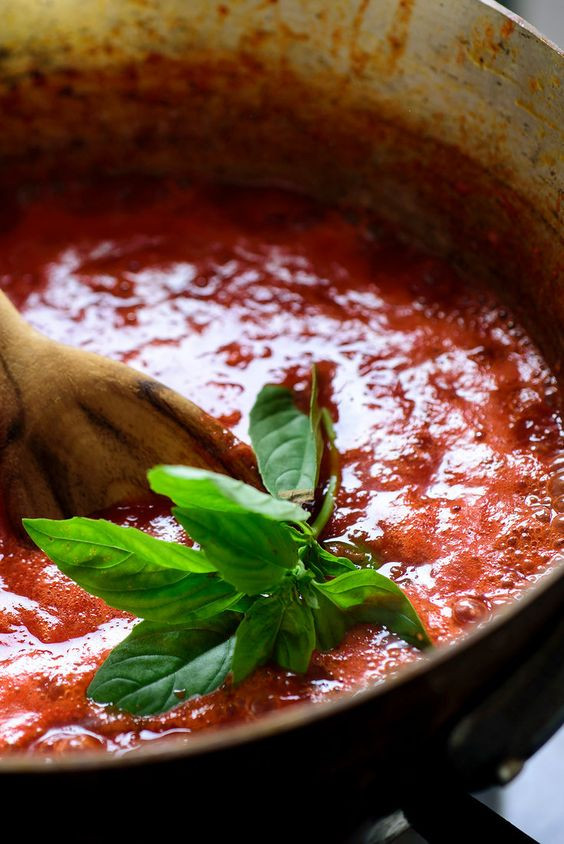 Quick Fresh Tomato Sauce
 Meat sauce is one of the recipes many American home cooks