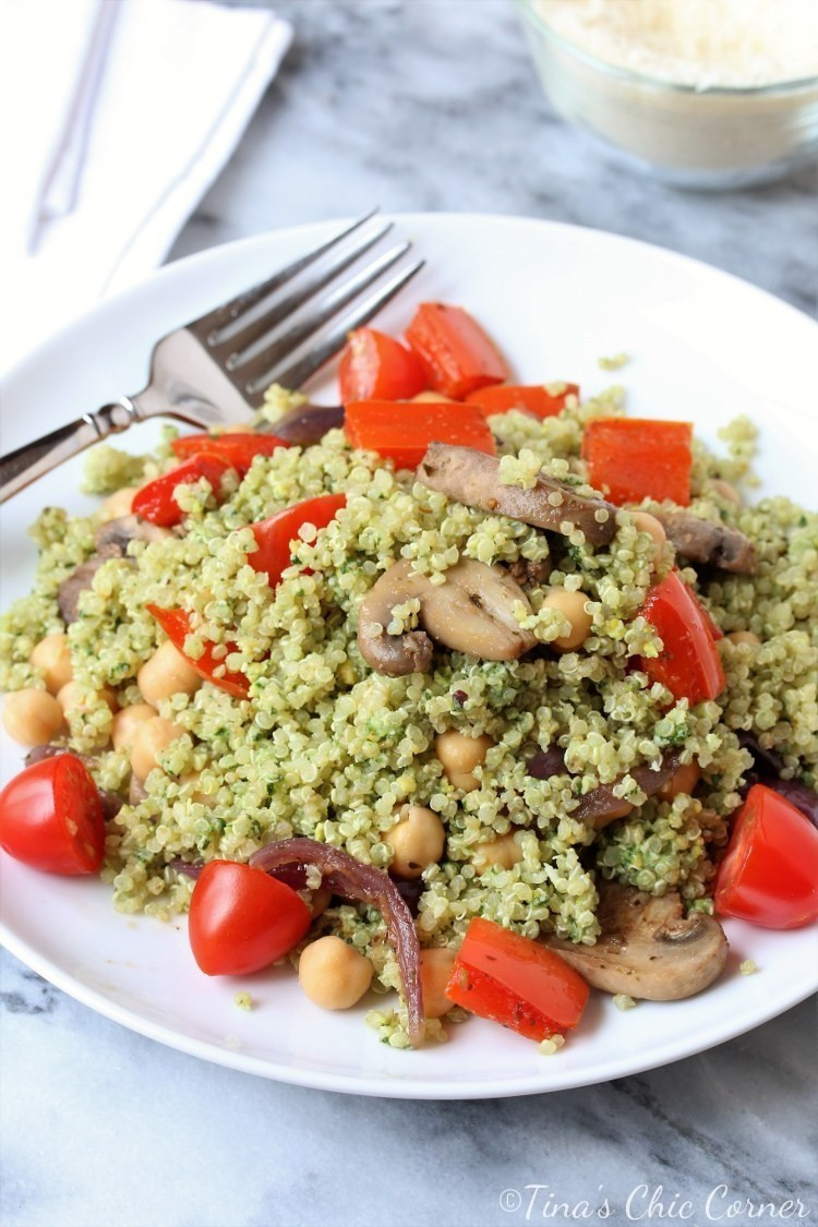 Quinoa With Vegetables
 Pesto Quinoa with Roasted Ve ables and Chickpeas – Tina