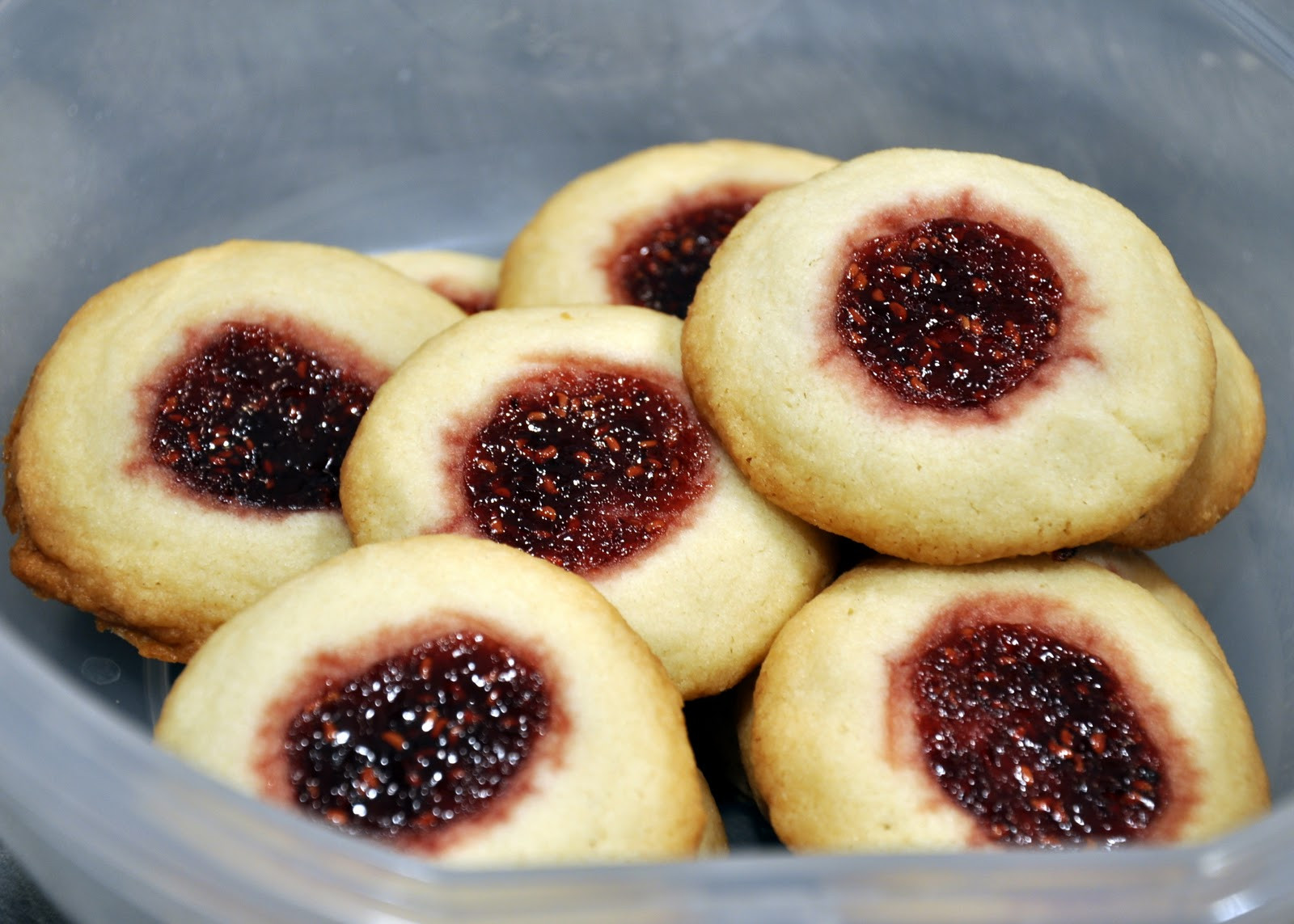 Raspberry Shortbread Cookies
 Yum Panda Raspberry Shortbread Thumbprint Cookies