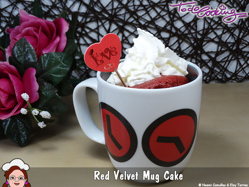 Red Velvet Mug Cake
 Red Velvet Mug Cake en el microondas