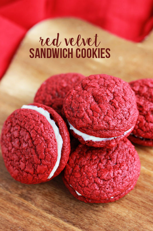Red Velvet Sandwich Cookies
 Red Velvet Sandwich Cookies e Sweet Appetite