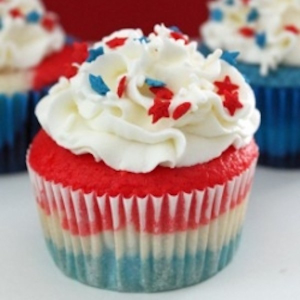 Red White And Blue Cupcakes
 Red White and Blue Cupcakes – Edible Crafts