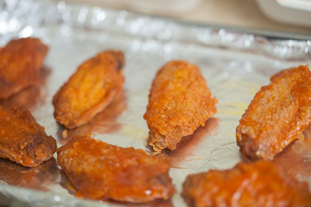 Reheating Chicken Wings
 How to Reheat Buffalo Wings with