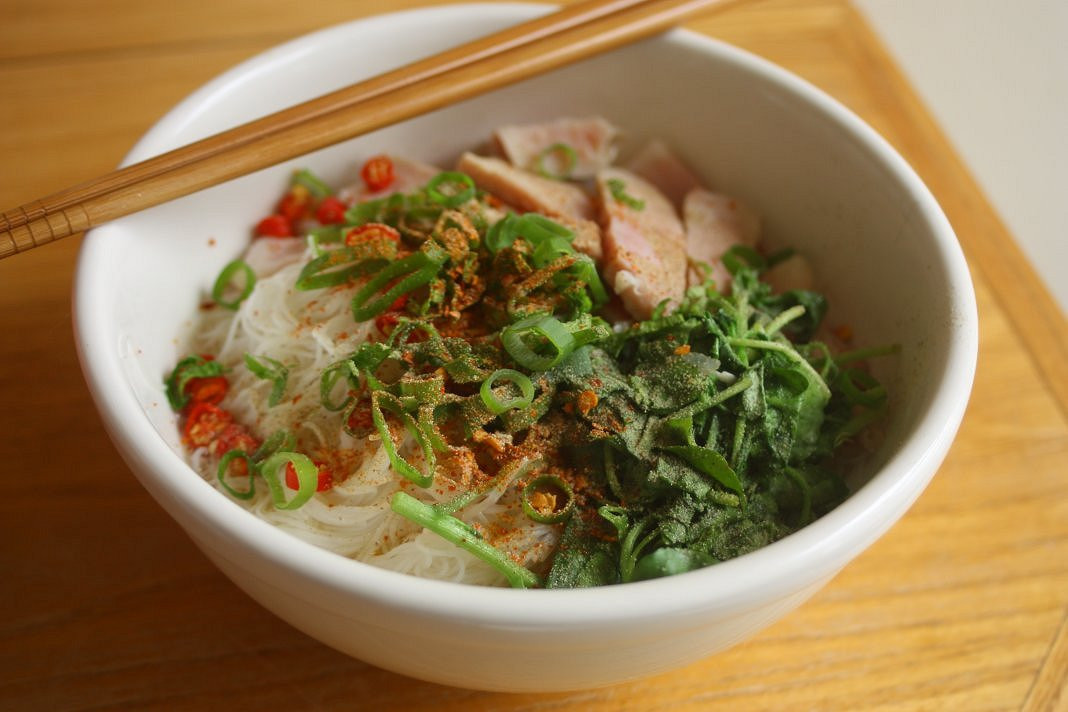Rice Noodles Soup Recipes
 Rice Noodle Soup with Ham and Watercress Garlic Oil