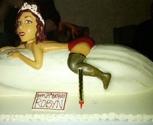 Rihanna Birthday Cake
 How Do You Feel About Rihanna & Chris Brown Making Music