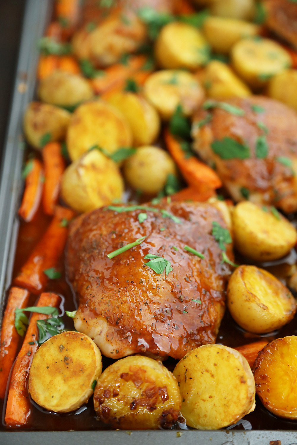 Roasted Chicken Thighs And Vegetables
 baked chicken thighs and ve ables