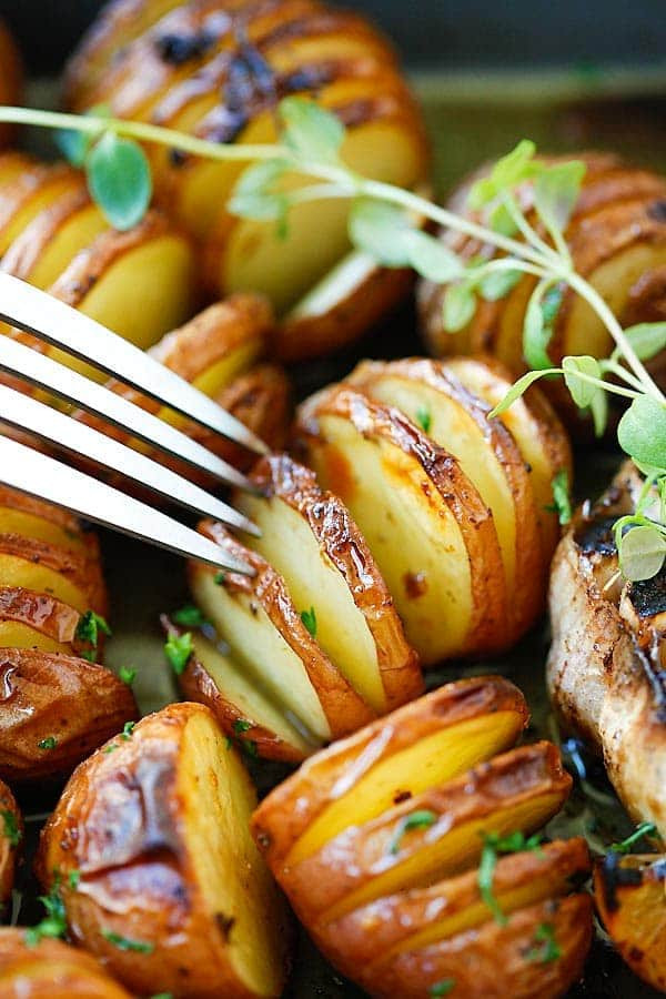 Roasted Potato Recipes
 Garlic Herb Roasted Potatoes