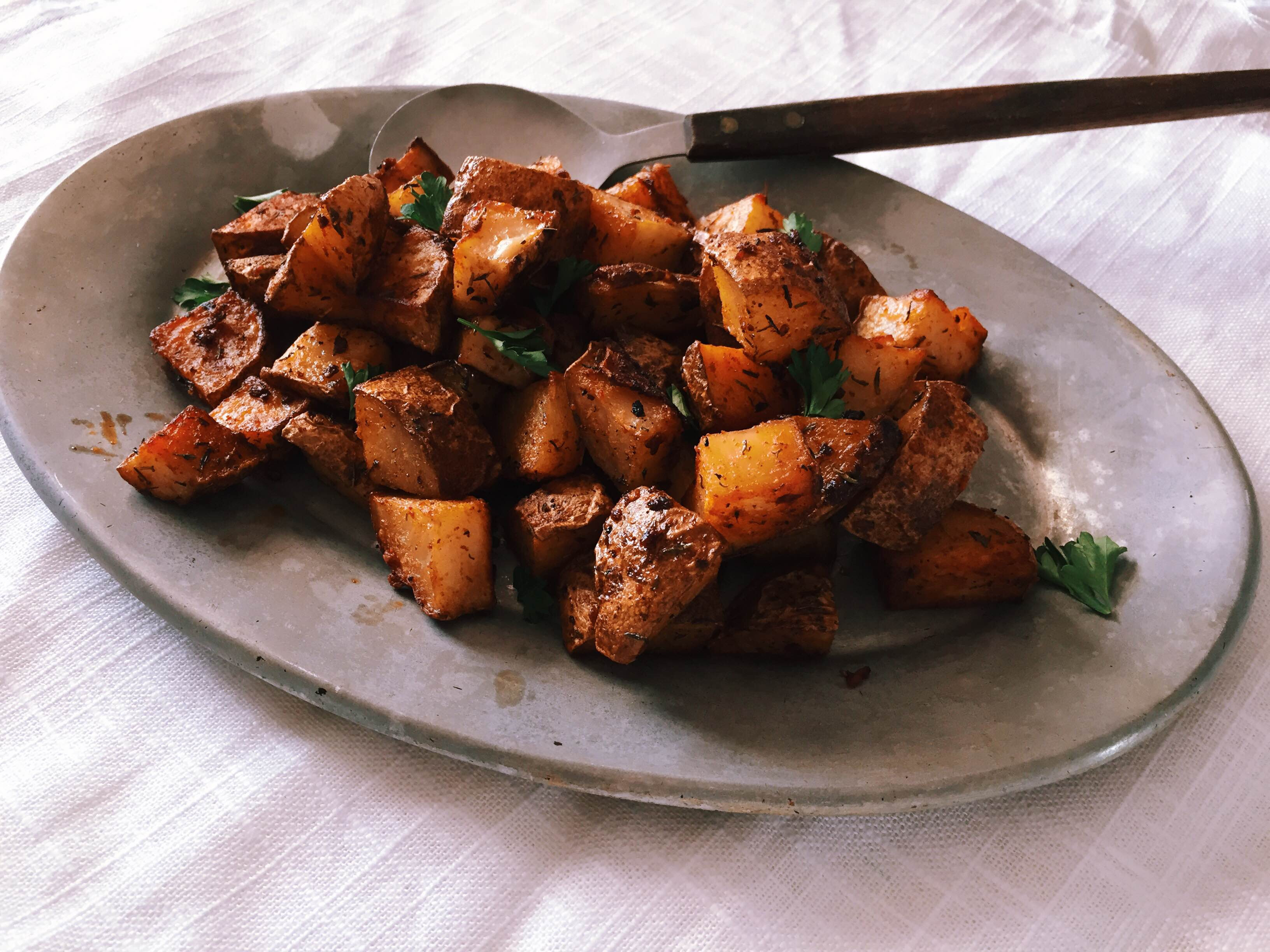 Roasted Russet Potatoes
 Garlic and paprika spiced roasted russet potatoes okie