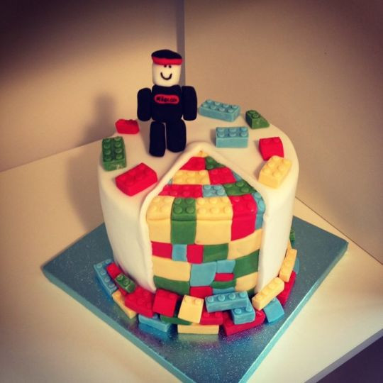 Roblox Birthday Cake
 Roblox Lego cake Cake by jay CakesDecor