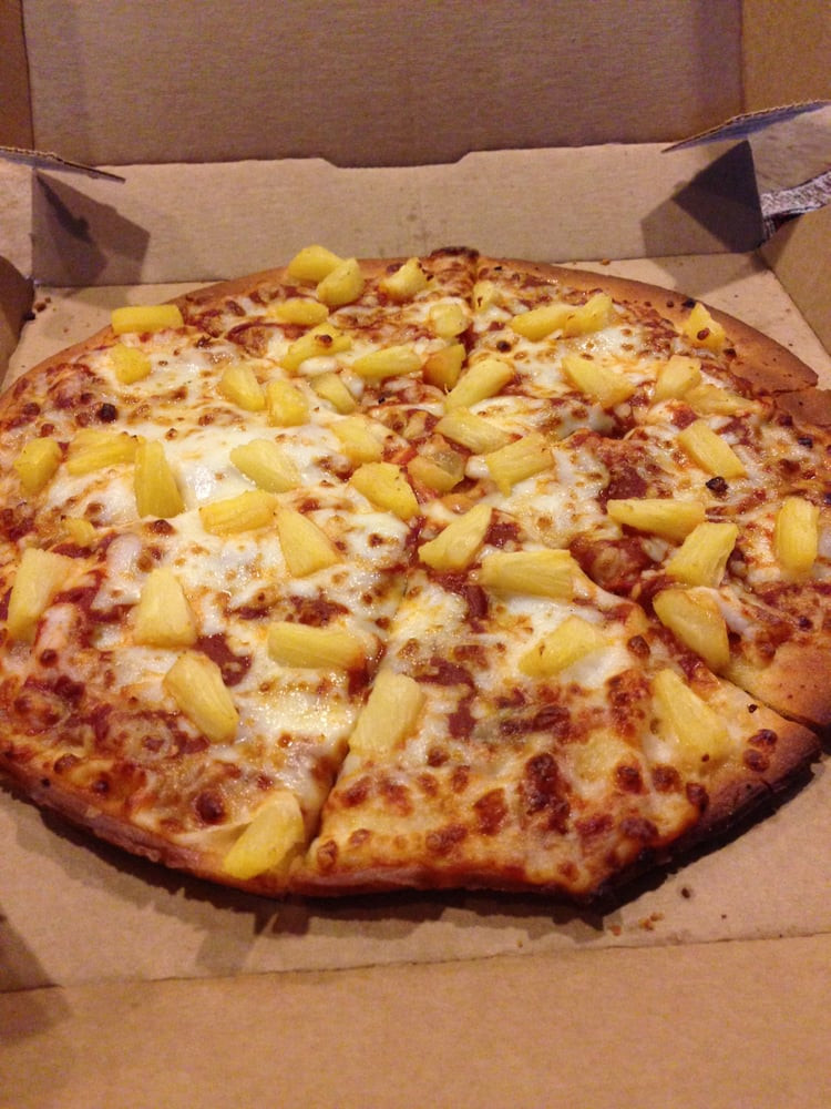 Robust Inspired Tomato Sauce
 Gluten free cheese and pineapple pizza with robust