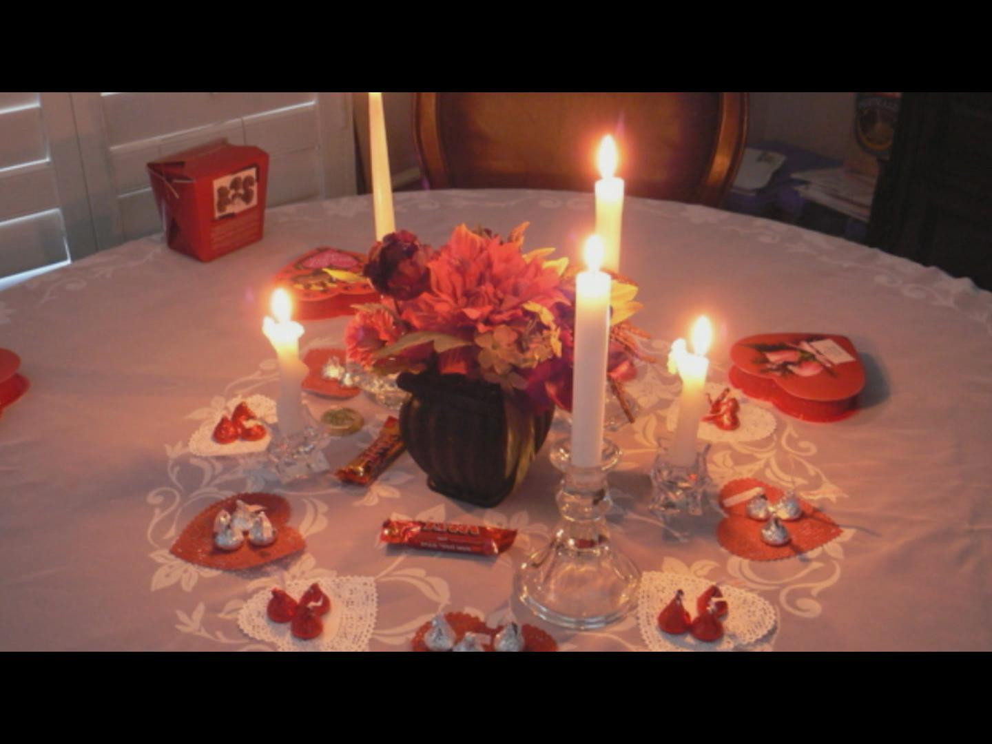 Romantic Dinner For Two At Home
 Love Romance How To Plan a Romantic Dinner at Home for