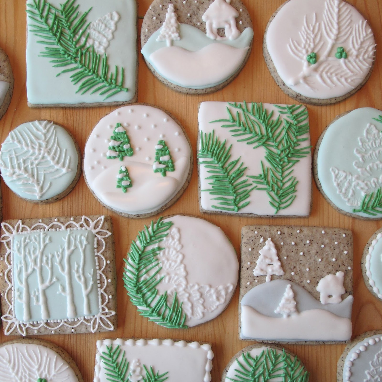 Royal Icing Recipe For Cookies
 Christmas Sugar Cookies With Royal Icing – Happy Holidays