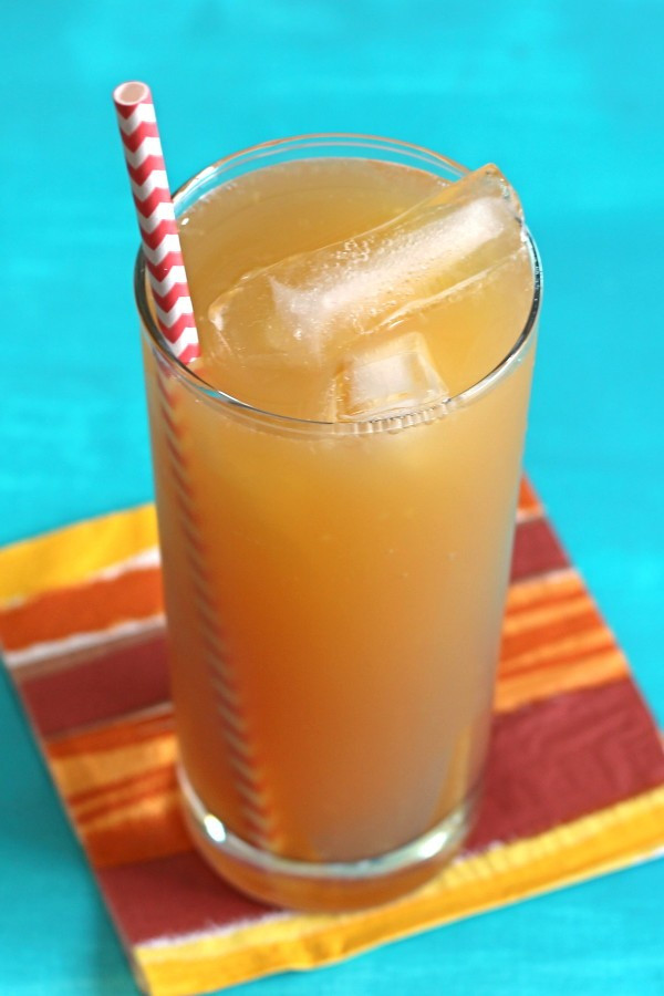 Rum And Pineapple Juice Drinks
 Roswell cocktail