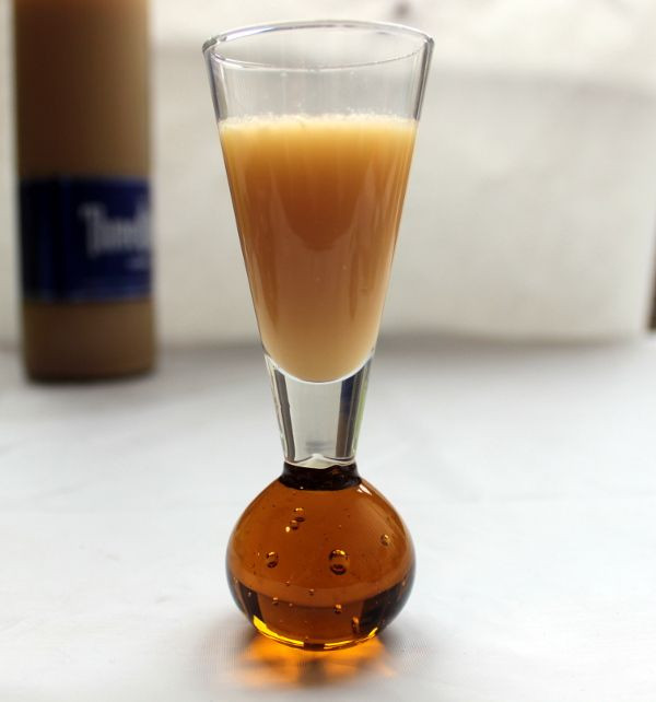 Salted Caramel Vodka Drinks - Salted Caramel White Russian ...