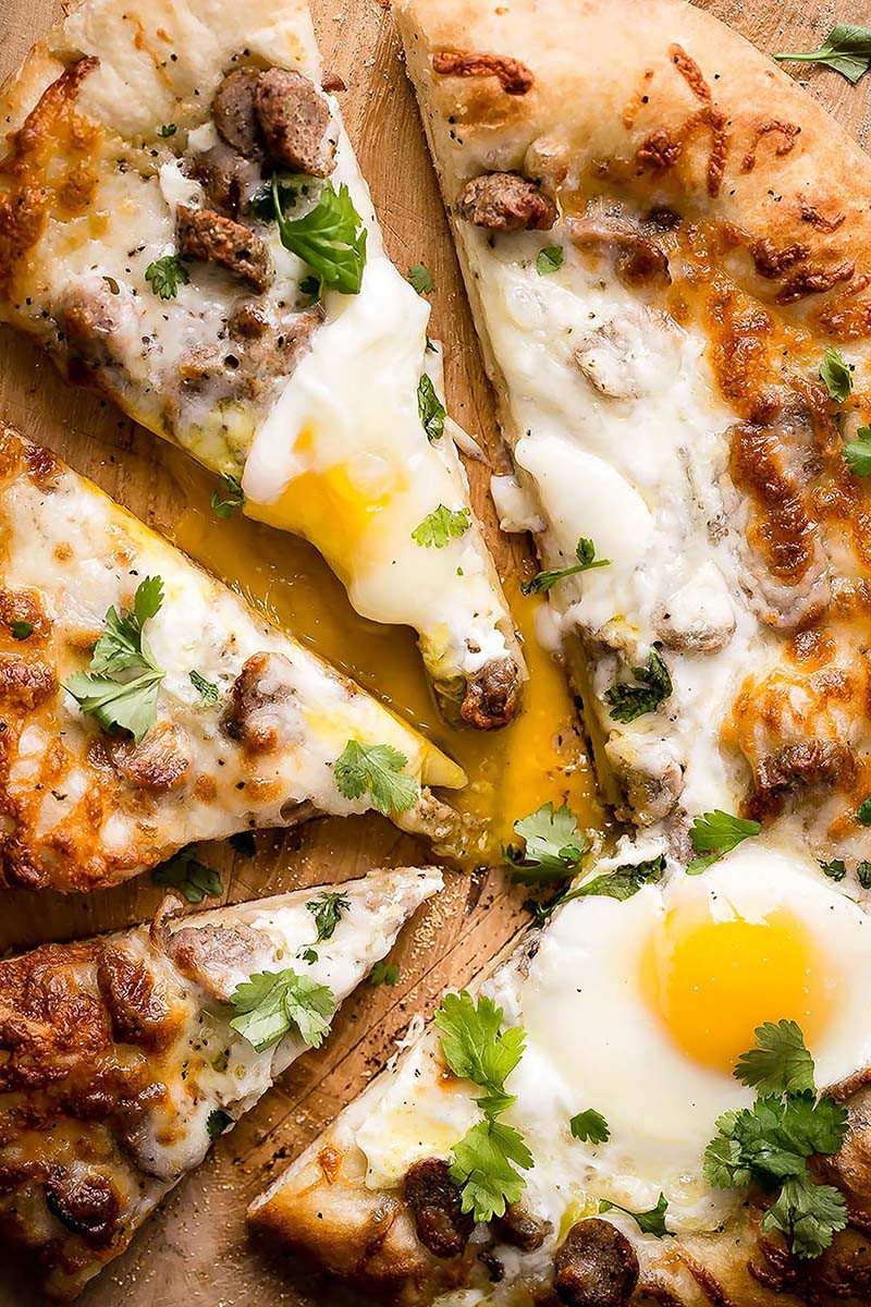 Sausage Breakfast Pizza
 Sausage and Egg Breakfast Pizza