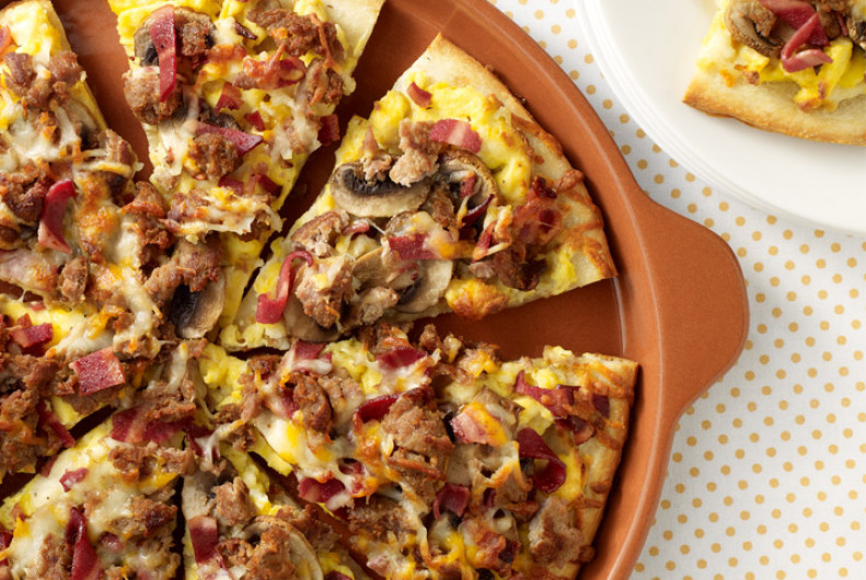 Sausage Breakfast Pizza
 Turkey Bacon & Sausage Breakfast Pizza