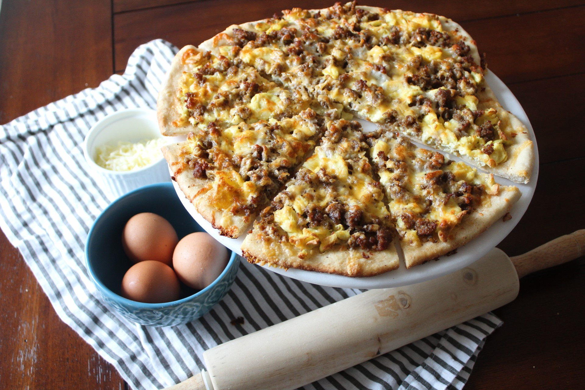 Sausage Breakfast Pizza
 Egg & Sausage Breakfast Pizza Swinton Kitchen