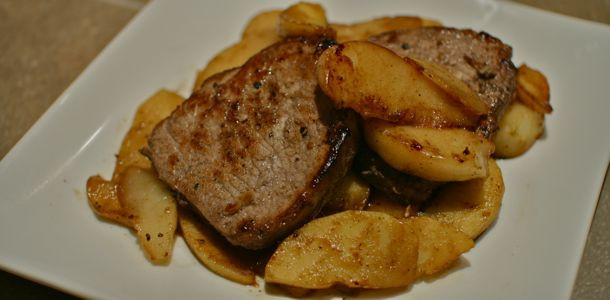 Sauteed Pork Chops
 Red Wine Marinated Pork Chops with Sautéed Pear and Apples