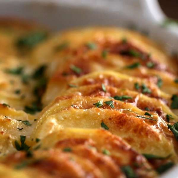 Scalloped Potato Roll
 Scalloped Potato Roll Recipe by Tasty