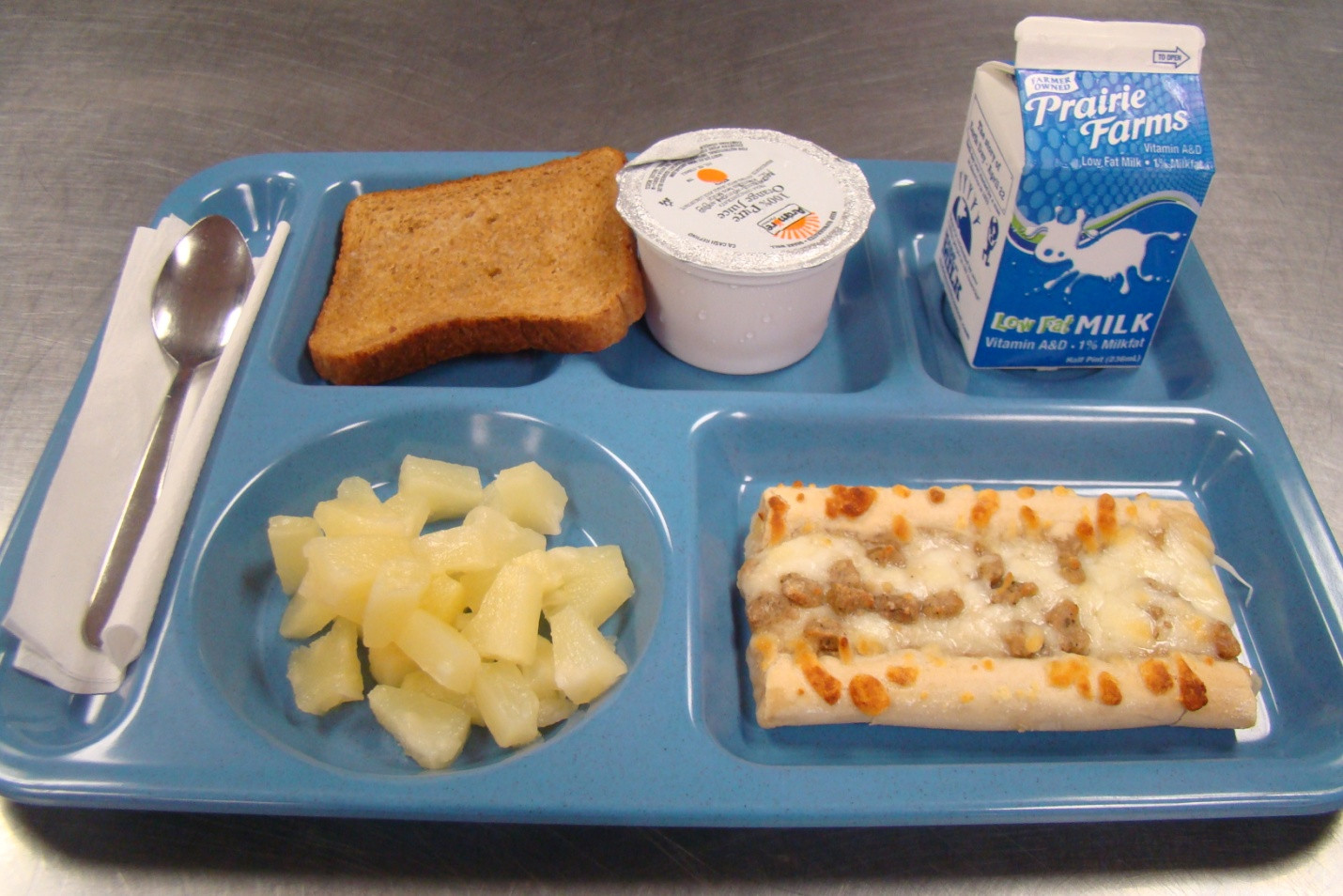 School breakfast. Обама школьный завтрак. Школьные Завтраки выпивка. Москвич школьные Завтраки. 3 Эконом завтрака.