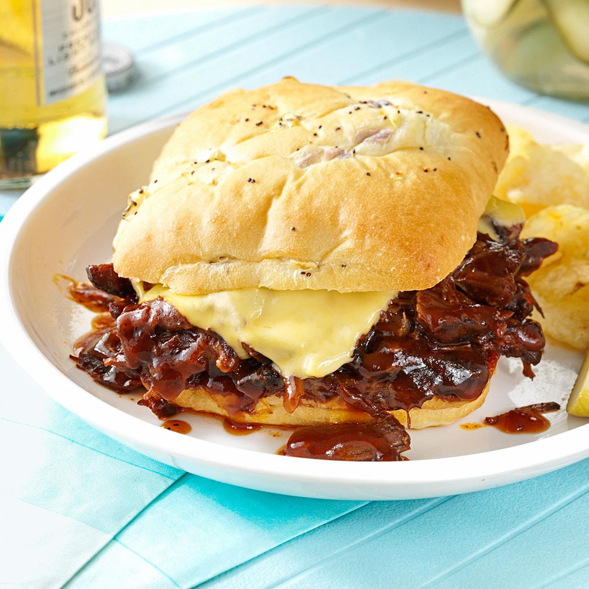 Shredded Beef Sandwiches
 Tex Mex Shredded Beef Sandwiches Recipe