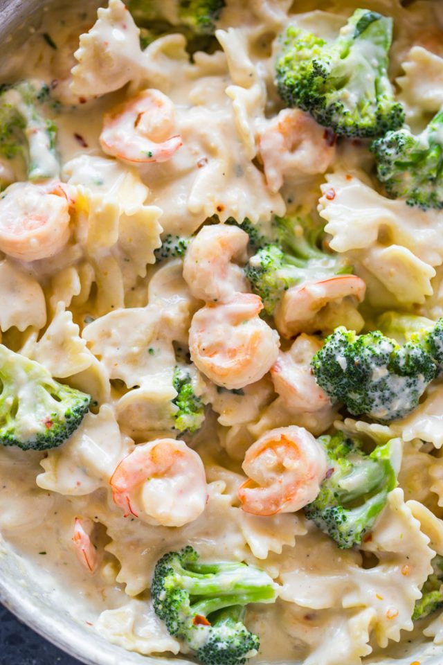 Shrimp Broccoli Pasta
 Skinny Garlic Shrimp & Broccoli Alfredo
