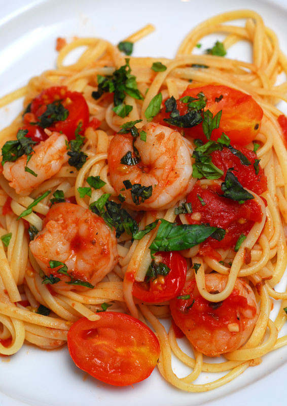 Shrimp Tomato Pasta
 Sugar & Spice by Celeste Shrimp Tomato and Basil Pasta