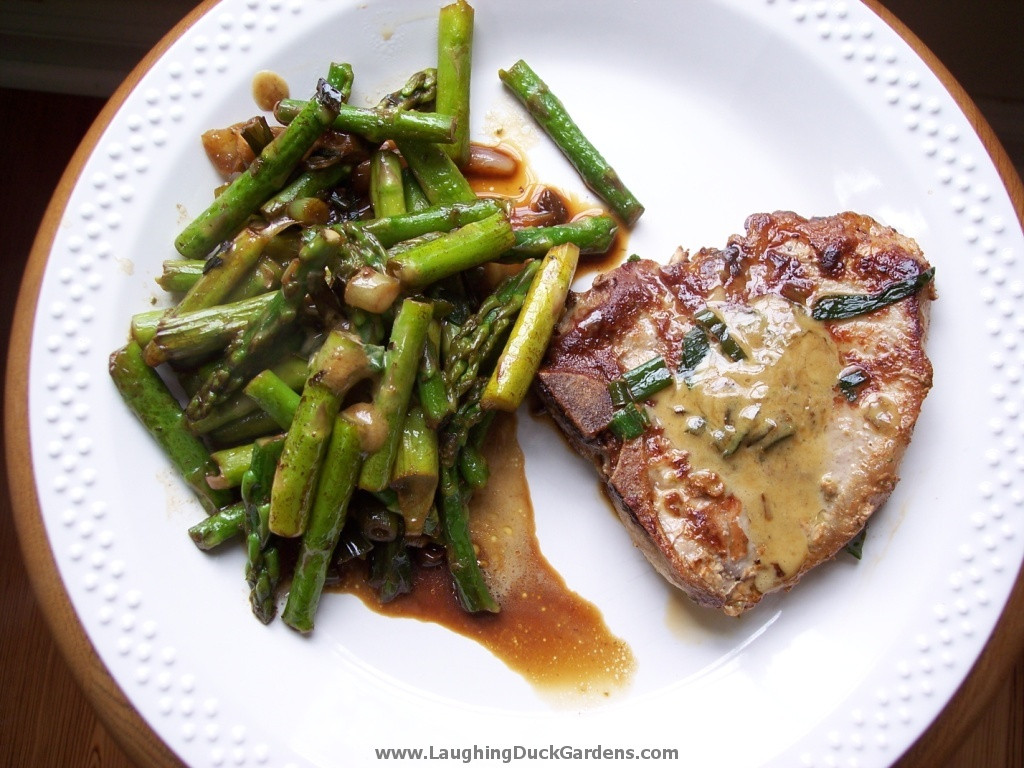 Sides With Pork Chops
 Rappahannock Cook & Kitchen Gardener pork chop