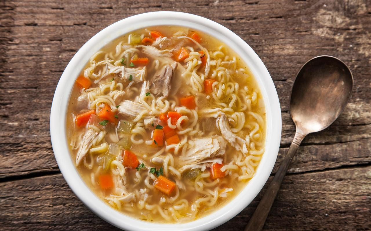 Simple Chicken Noodle Soup
 Hot Soup Recipes to Eat When You Have a Cold