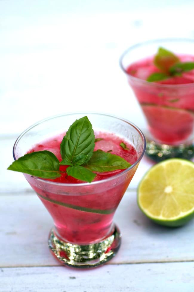 Simple Gin Drinks
 Raspberry Lime Basil Gin Cocktail