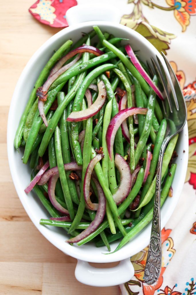 Simple Green Bean Recipe
 Simple Skillet Green Beans with Bacon