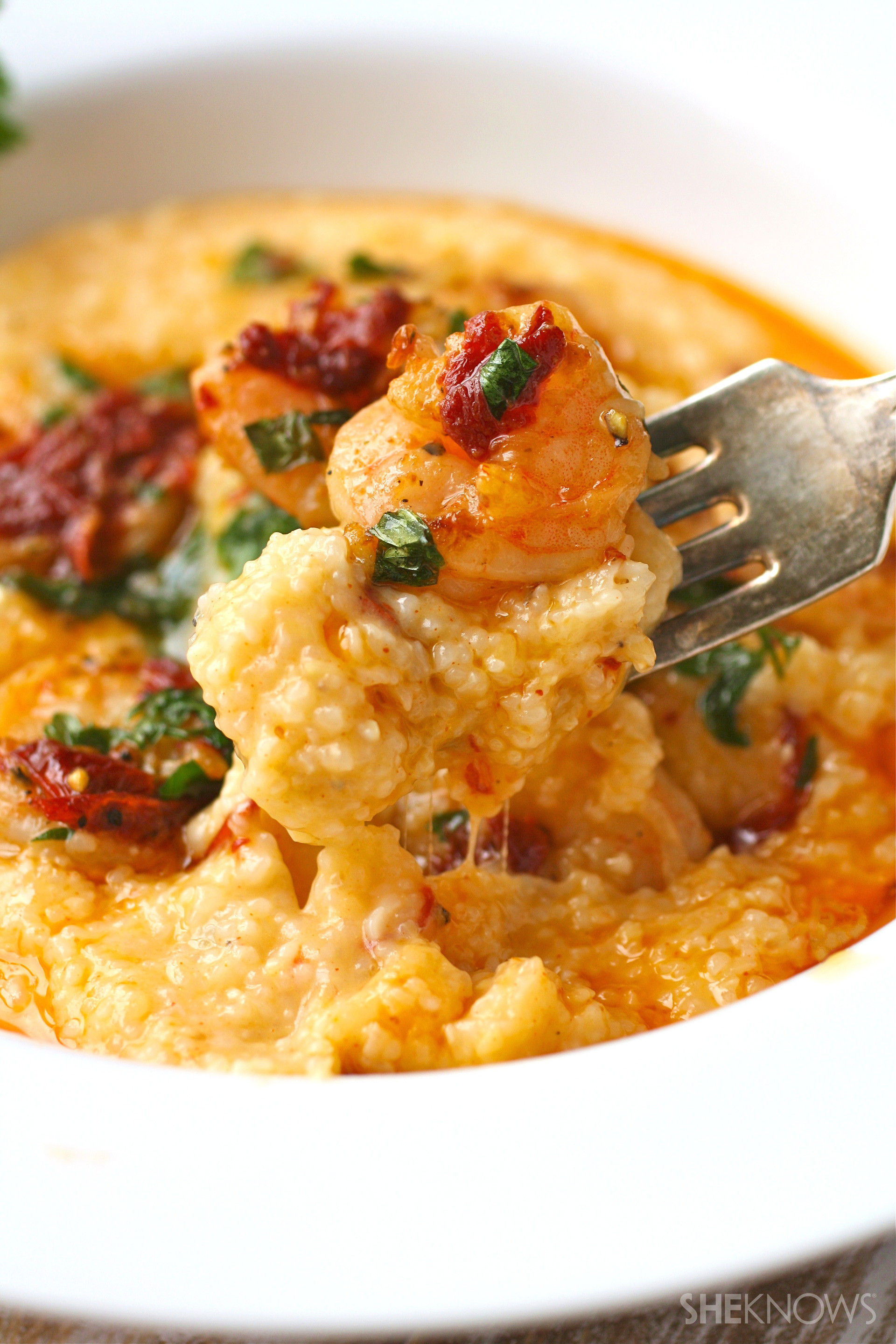 Simple Shrimp And Grits Recipe
 Sunday dinner Cheesy shrimp and grits