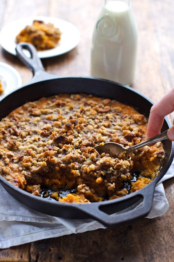 Simple Sweet Potato Casserole
 easy sweet potato casserole using canned sweet potatoes