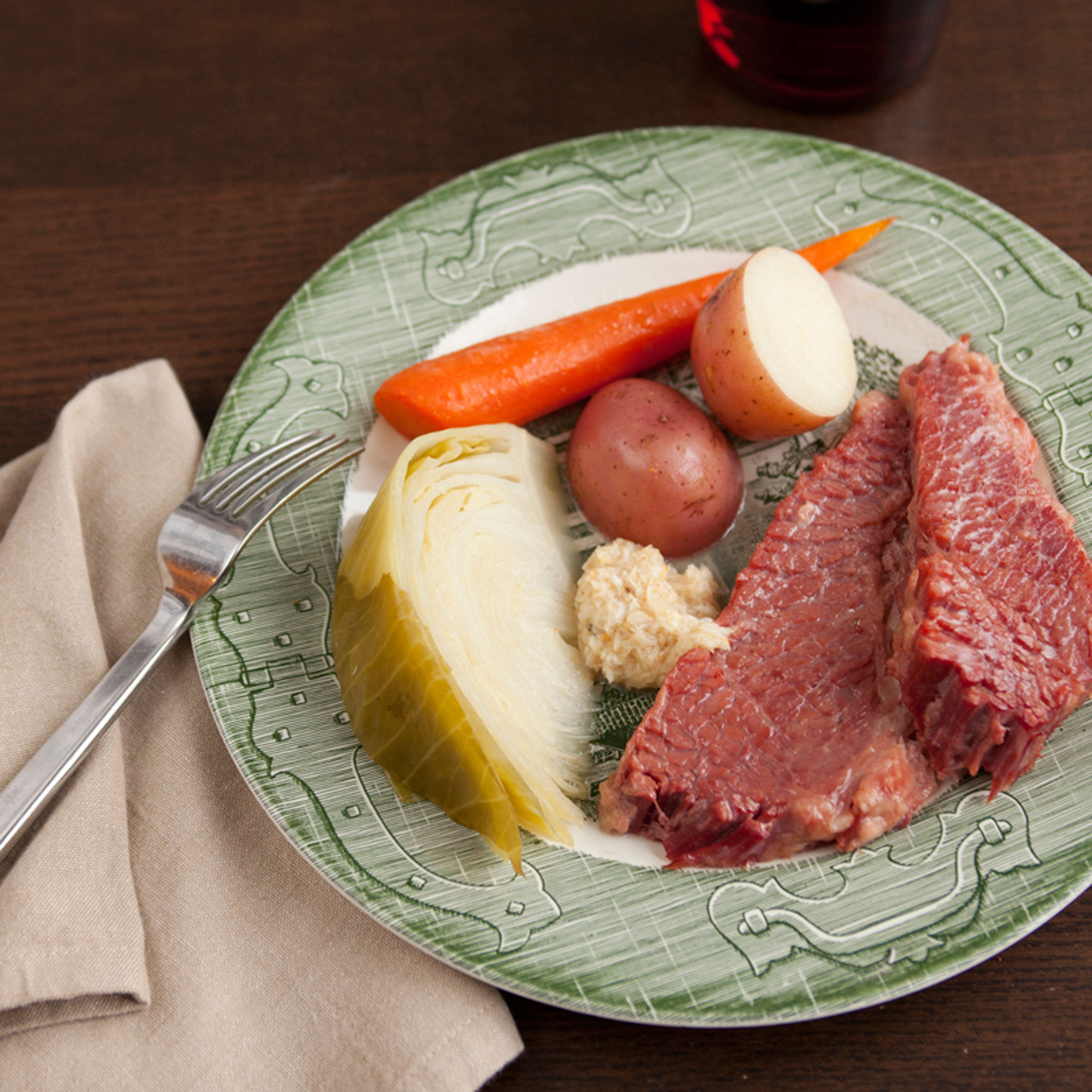 Slow Cooker Corned Beef And Cabbage And Red Potatoes
 Slow Cooker Corned Beef with Cabbage Carrots and Potatoes