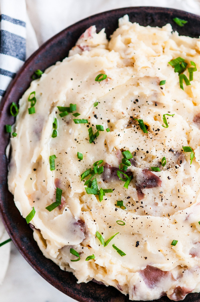 Slow Cooker Garlic Mashed Potatoes
 Cheesy Garlic Slow Cooker Mashed Potatoes Aberdeen s Kitchen