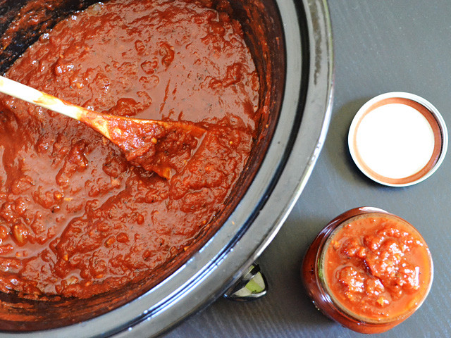 Slow Cooker Spaghetti Sauce
 9 AMAZING Ways to Use Your Slow Cooker