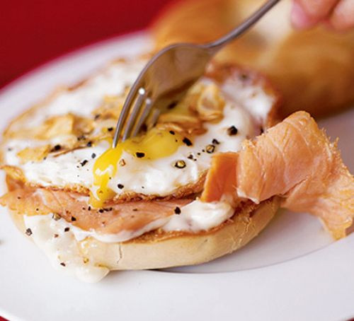 Smoked Salmon Bagel
 Flash fried smoked salmon & egg bagel recipe