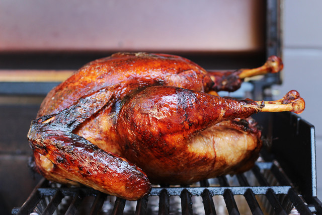 Smoking A Whole Turkey
 Smoked Thanksgiving Turkey – HonestlyYUM