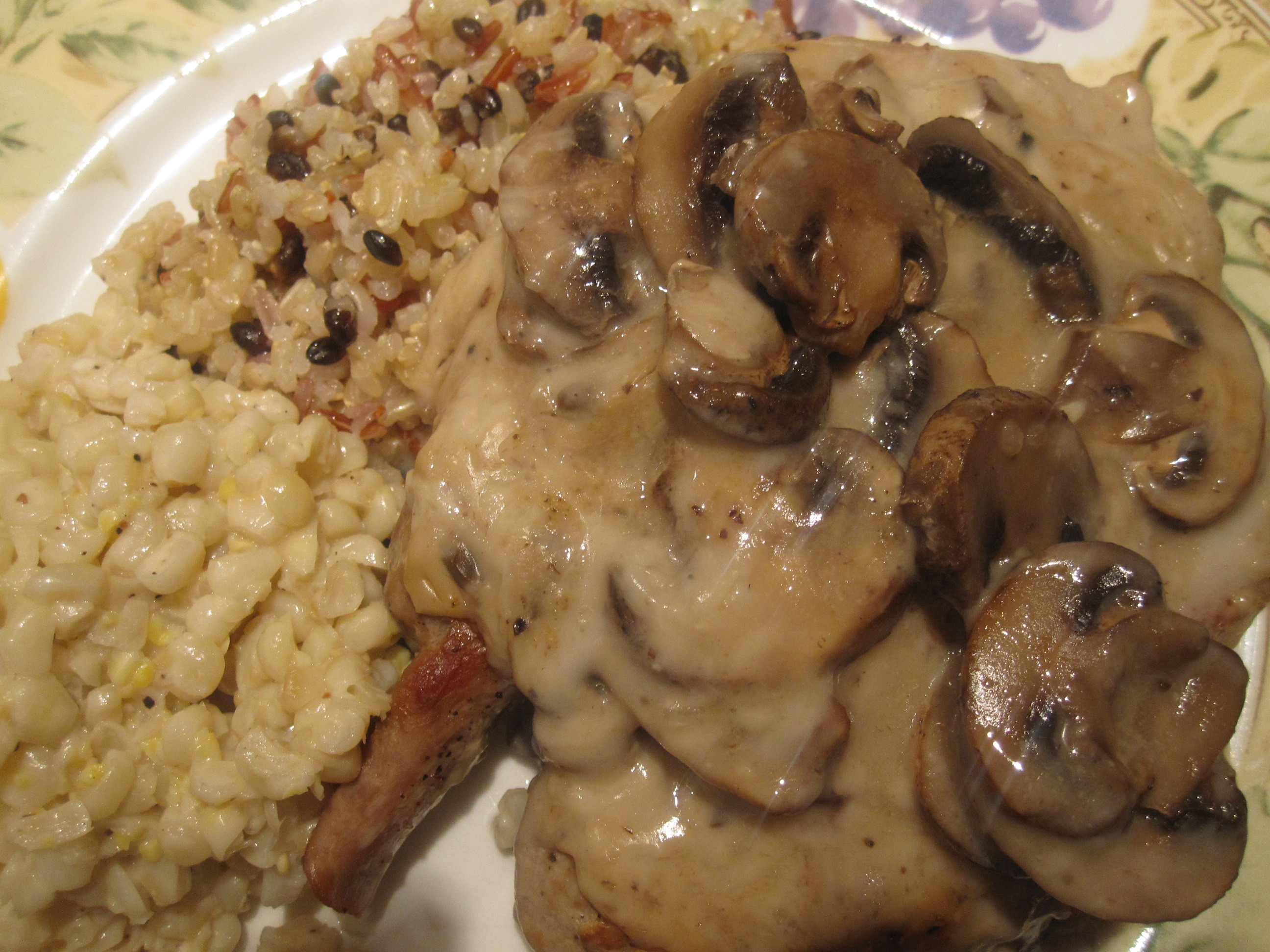 Smothered Pork Chops Cream Of Mushroom
 Smothered pork chops