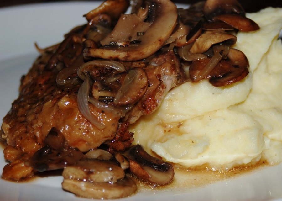 Smothered Pork Chops Cream Of Mushroom
 Mushroom Pork Chops Recipe