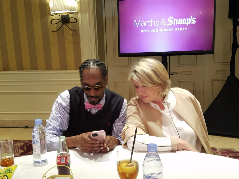 Snoop And Martha Dinner Party
 ‘Martha & Snoop’s Potluck Dinner Party’ TV’s Oddest