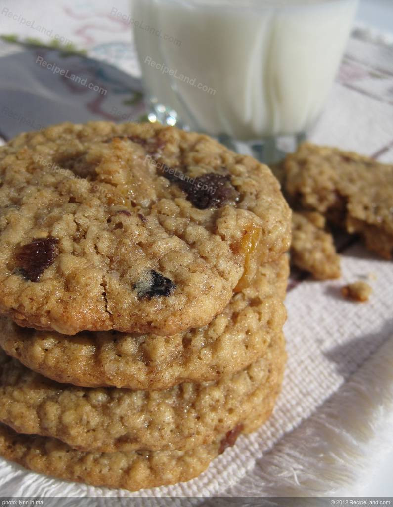 Soft Oatmeal Cookies
 Amazingly Soft Oatmeal Cookies Recipe